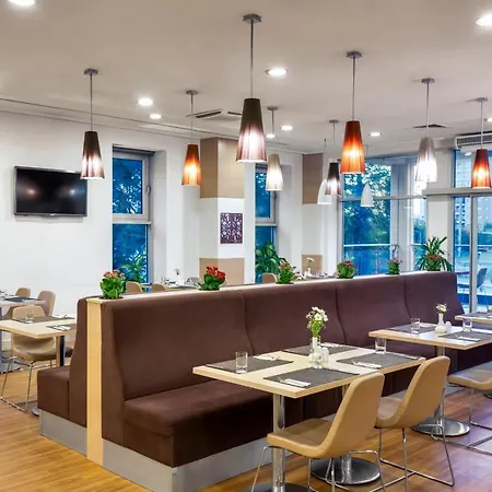 阿达纳宜必思酒店 酒店 3*